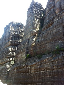 פגודות ג'יניות בהודו. לא.. הגרנד קניון בגראמפיינז, בדרך למצפה פינוקל. כשמו לא כן הוא..